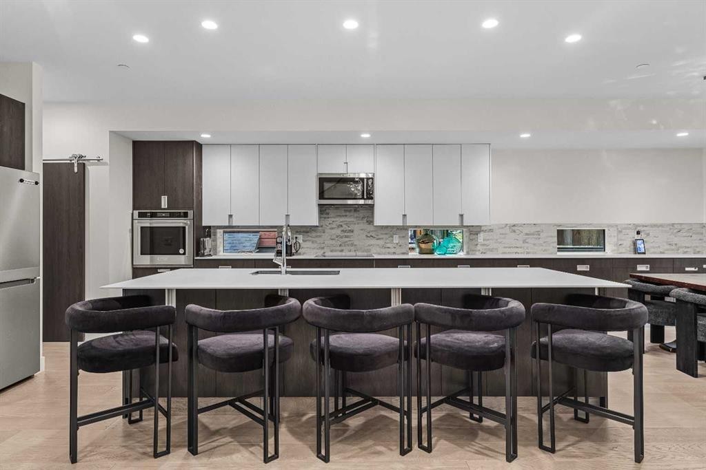 









254A


Three Sisters

Drive,
Canmore,




AB
T1W 2M7

