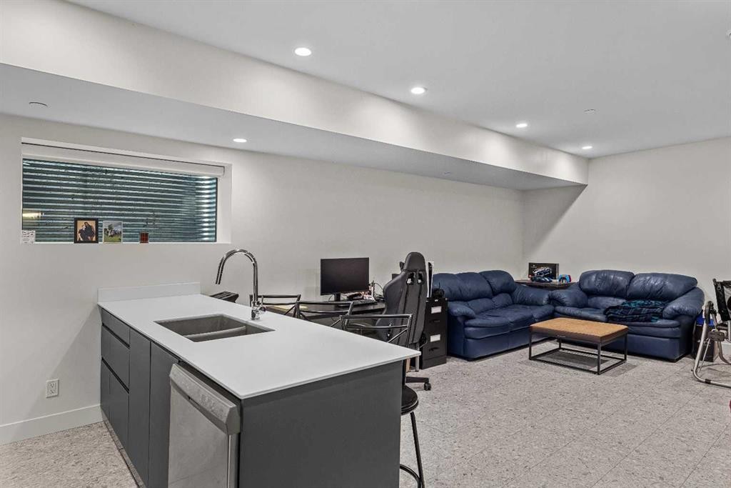 









254A


Three Sisters

Drive,
Canmore,




AB
T1W 2M7

