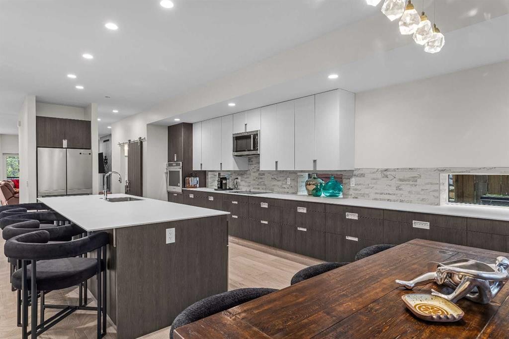 









254A


Three Sisters

Drive,
Canmore,




AB
T1W 2M7

