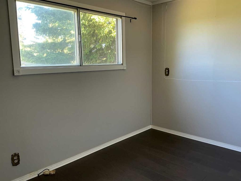 









299


3rd

Avenue Southeast,
Diamond Valley,




AB
T0L 0H0

