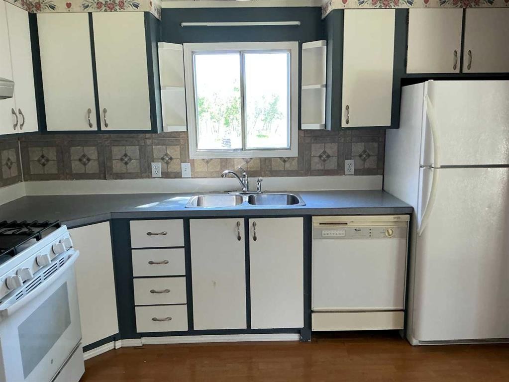 









299


3rd

Avenue Southeast,
Diamond Valley,




AB
T0L 0H0

