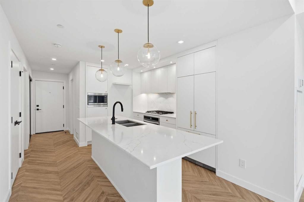 









8445


Broadcast

Avenue Southwest, 307,
Calgary,




AB
T3H 6B6

