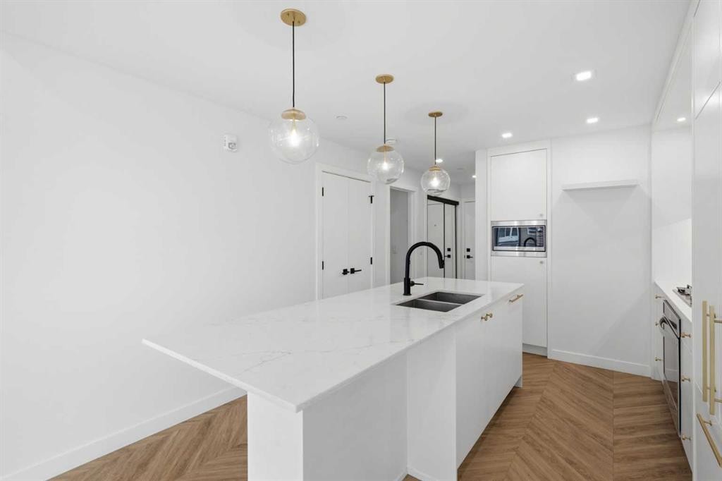 









8445


Broadcast

Avenue Southwest, 307,
Calgary,




AB
T3H 6B6

