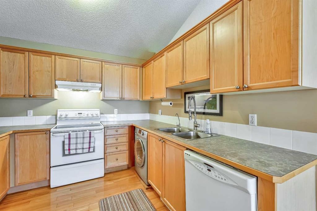 









236


Covepark

Close Northeast,
Calgary,




AB
T3K 5R3

