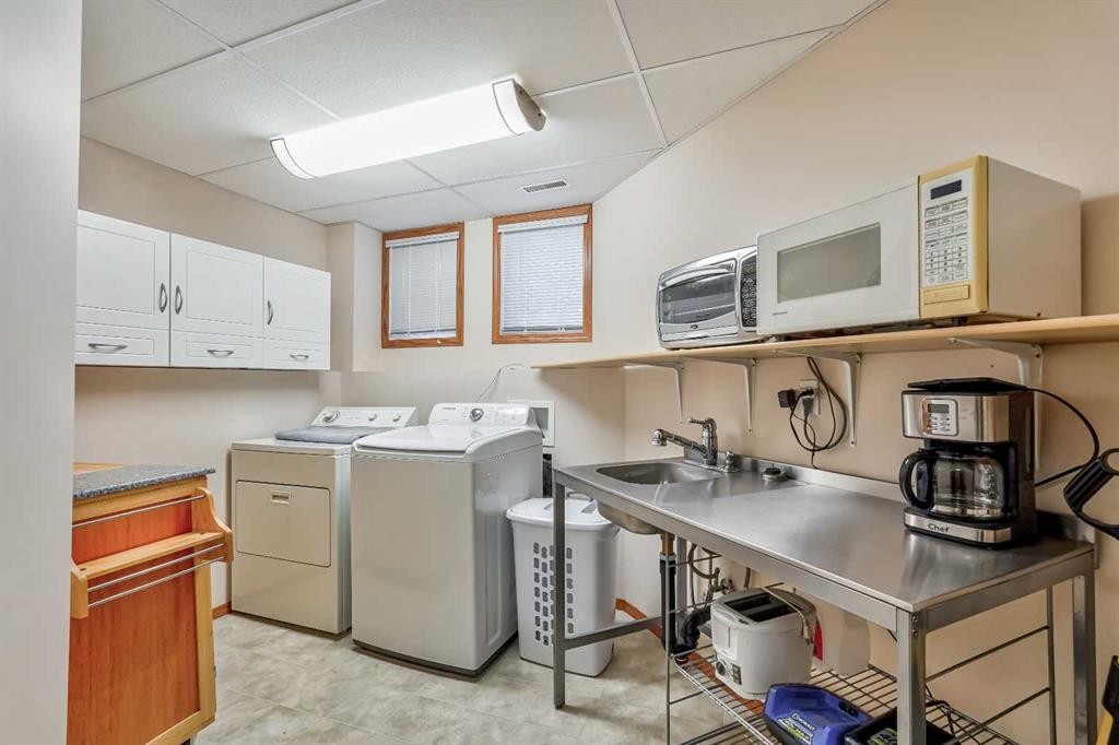









236


Covepark

Close Northeast,
Calgary,




AB
T3K 5R3

