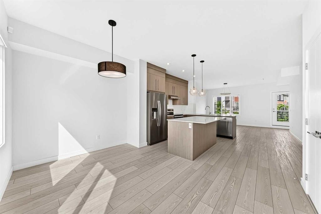 









335


Creekside

Boulevard Southwest, 802,
Calgary,




AB
T2X 5L1

