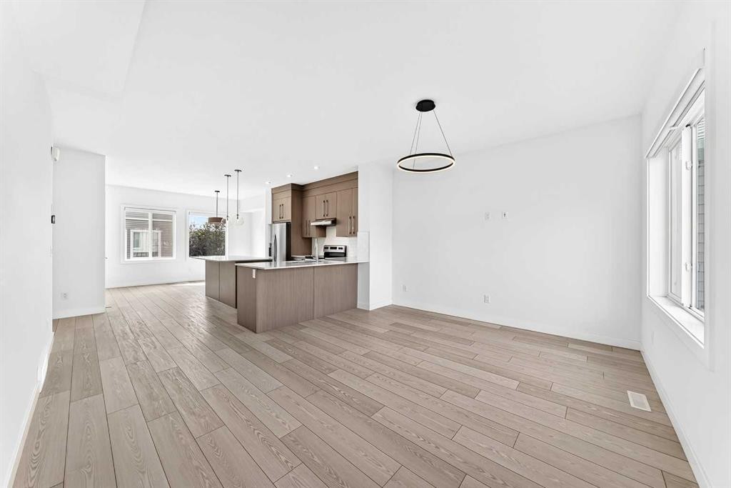 









335


Creekside

Boulevard Southwest, 802,
Calgary,




AB
T2X 5L1

