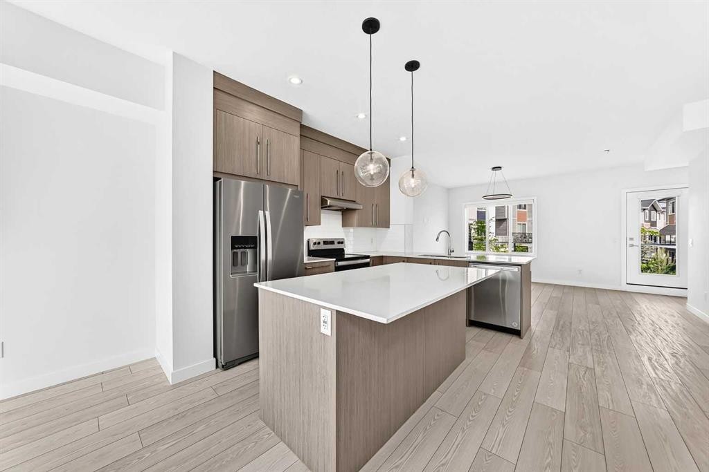 









335


Creekside

Boulevard Southwest, 802,
Calgary,




AB
T2X 5L1

