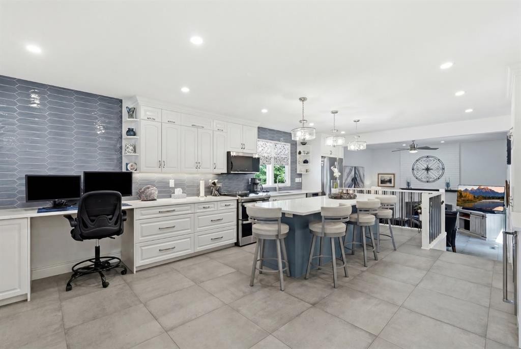 









124


Cantrell

Place Southwest,
Calgary,




AB
T2W1X2

