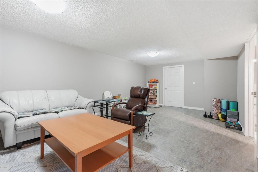 









124


Cantrell

Place Southwest,
Calgary,




AB
T2W1X2

