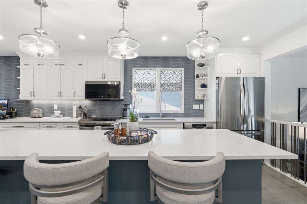 









124


Cantrell

Place Southwest,
Calgary,




AB
T2W1X2

