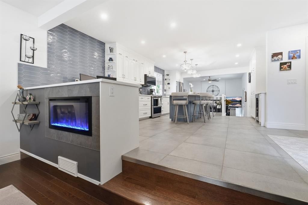 









124


Cantrell

Place Southwest,
Calgary,




AB
T2W1X2

