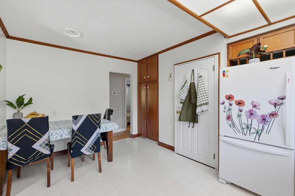 









2808


19

Street Northwest,
Calgary,




AB
T2M 3V8

