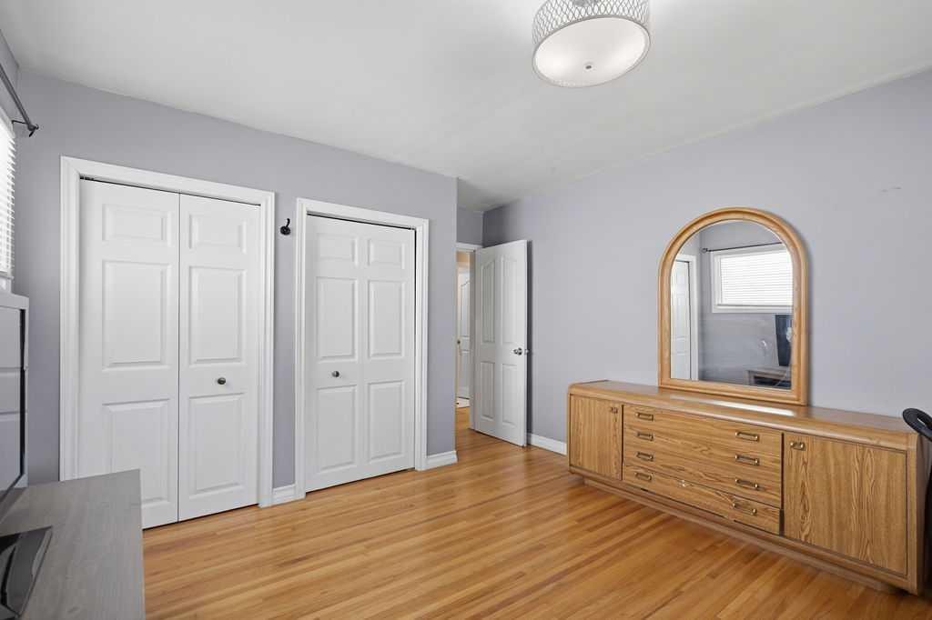 









2808


19

Street Northwest,
Calgary,




AB
T2M 3V8

