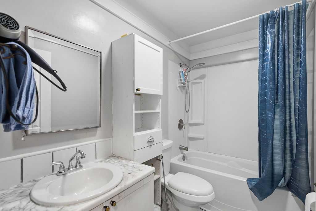 









2808


19

Street Northwest,
Calgary,




AB
T2M 3V8

