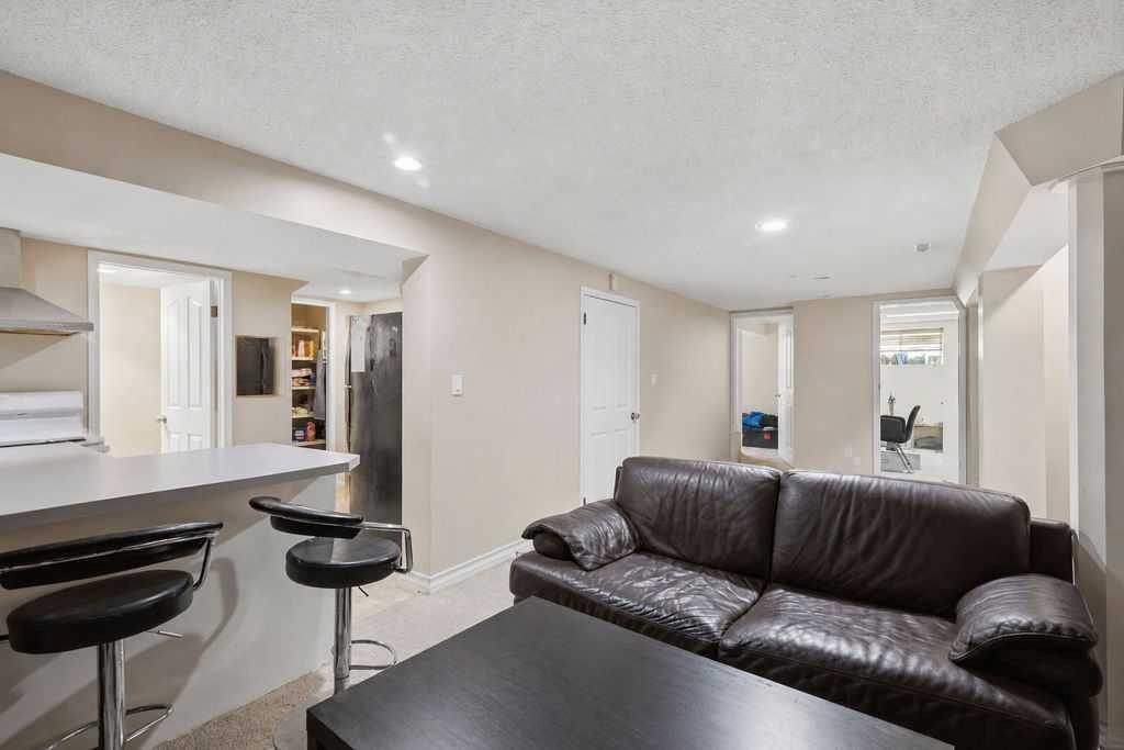 









2808


19

Street Northwest,
Calgary,




AB
T2M 3V8

