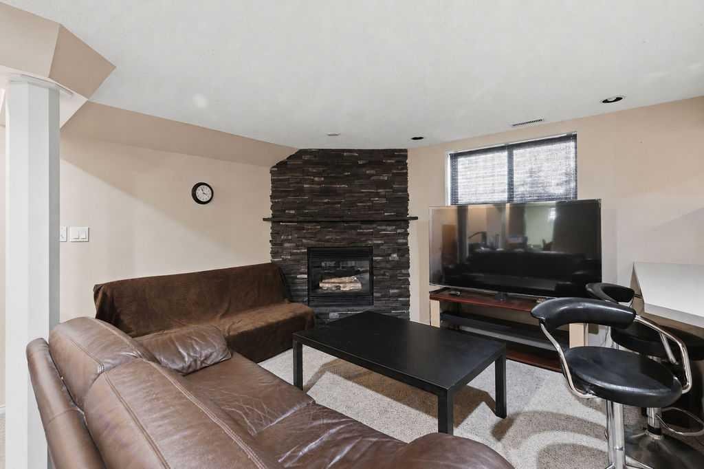 









2808


19

Street Northwest,
Calgary,




AB
T2M 3V8

