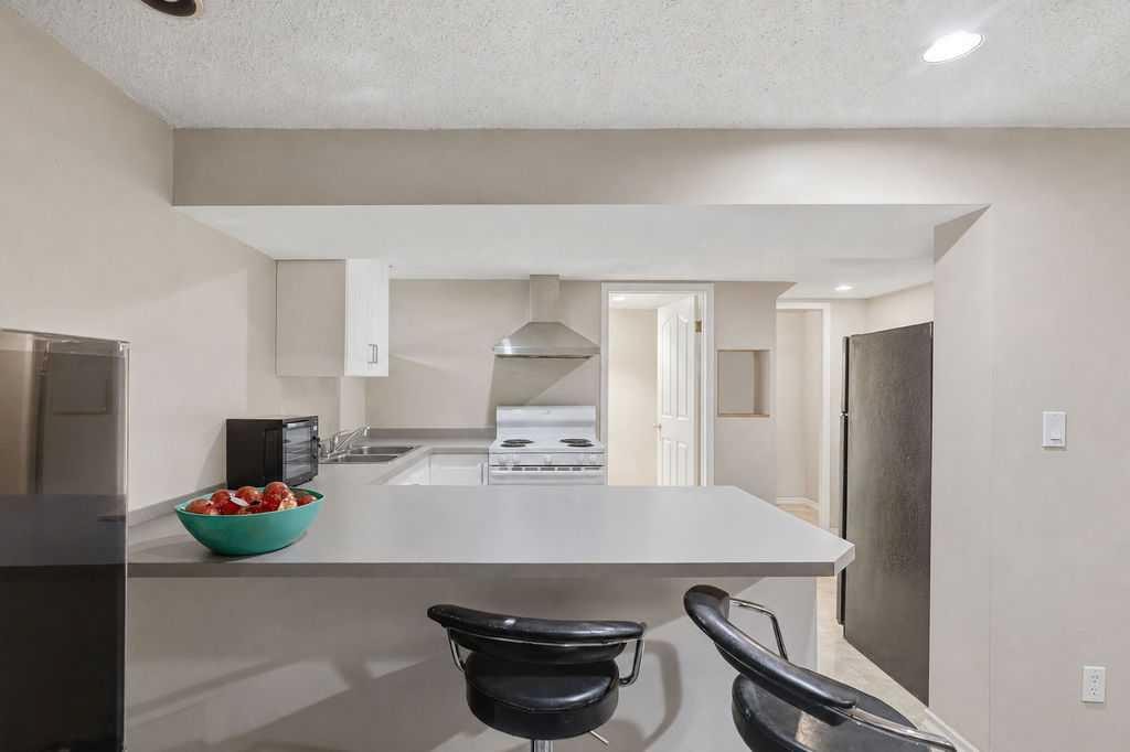 









2808


19

Street Northwest,
Calgary,




AB
T2M 3V8

