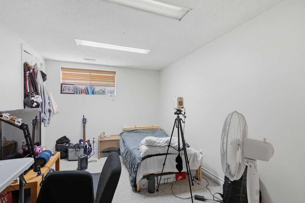 









2808


19

Street Northwest,
Calgary,




AB
T2M 3V8

