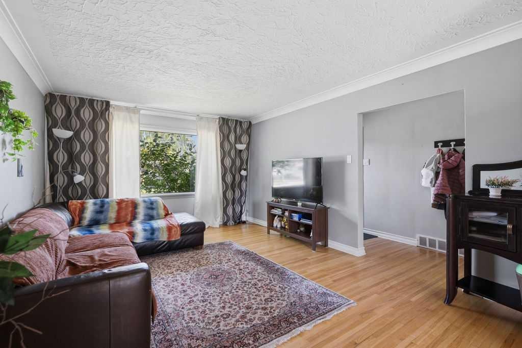 









2808


19

Street Northwest,
Calgary,




AB
T2M 3V8

