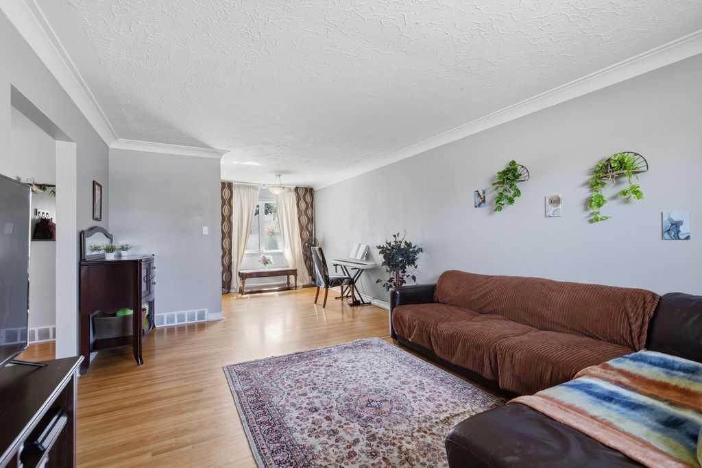 









2808


19

Street Northwest,
Calgary,




AB
T2M 3V8

