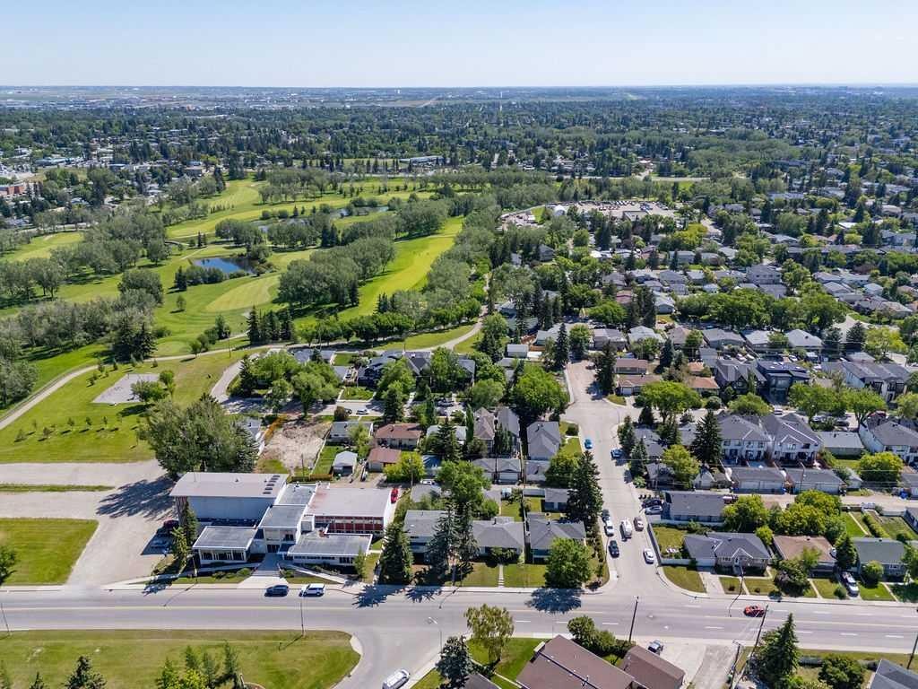 









2808


19

Street Northwest,
Calgary,




AB
T2M 3V8

