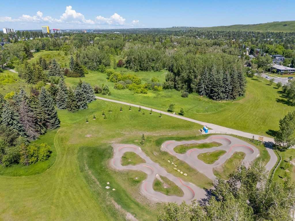 









2808


19

Street Northwest,
Calgary,




AB
T2M 3V8

