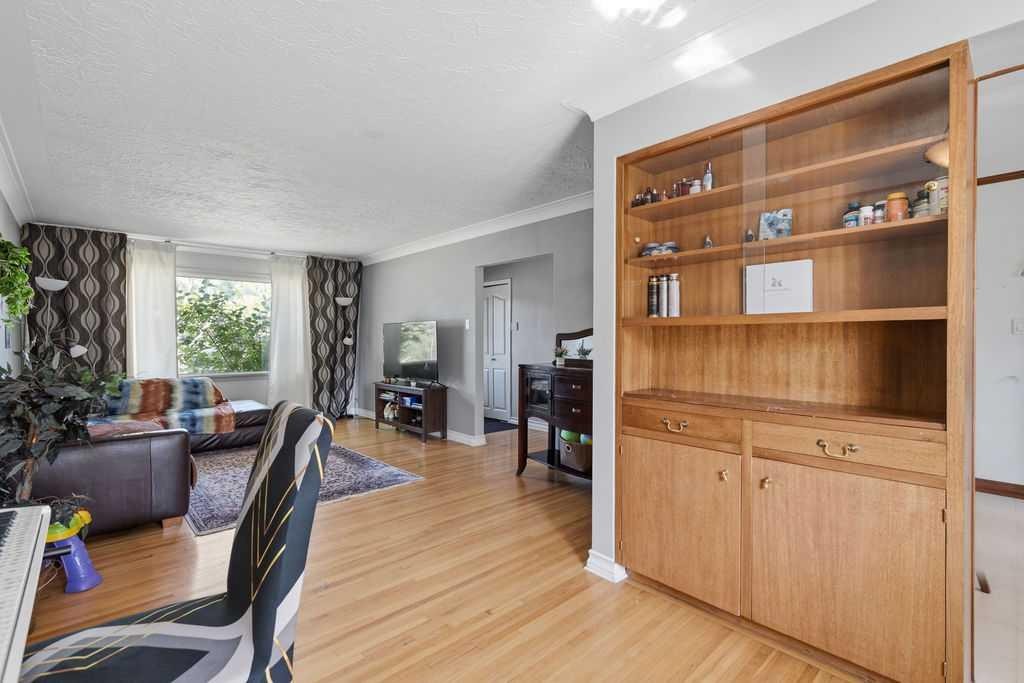 









2808


19

Street Northwest,
Calgary,




AB
T2M 3V8

