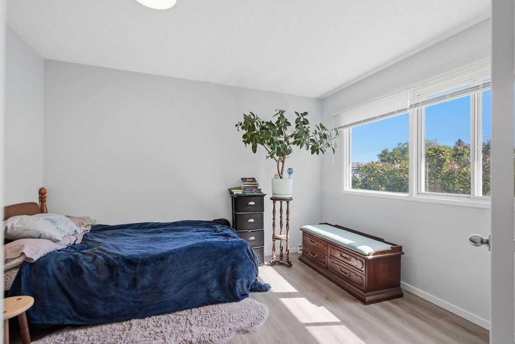 









2812


19

Street Northwest,
Calgary,




AB
T2M 3V8

