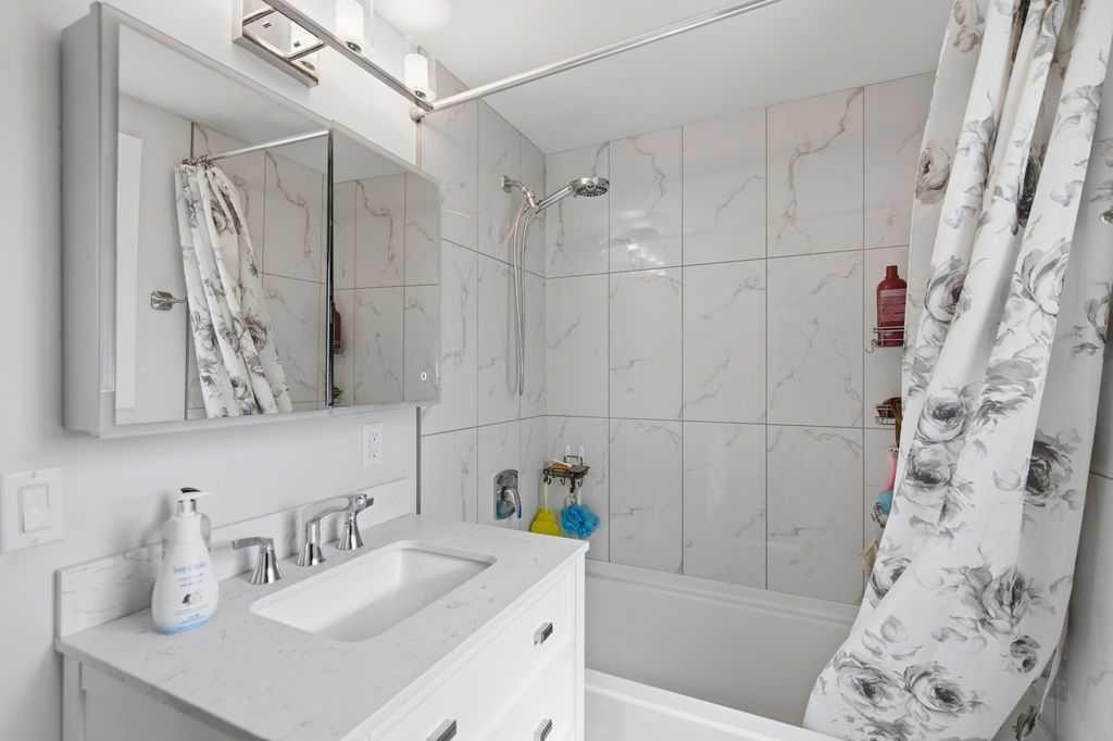 









2812


19

Street Northwest,
Calgary,




AB
T2M 3V8

