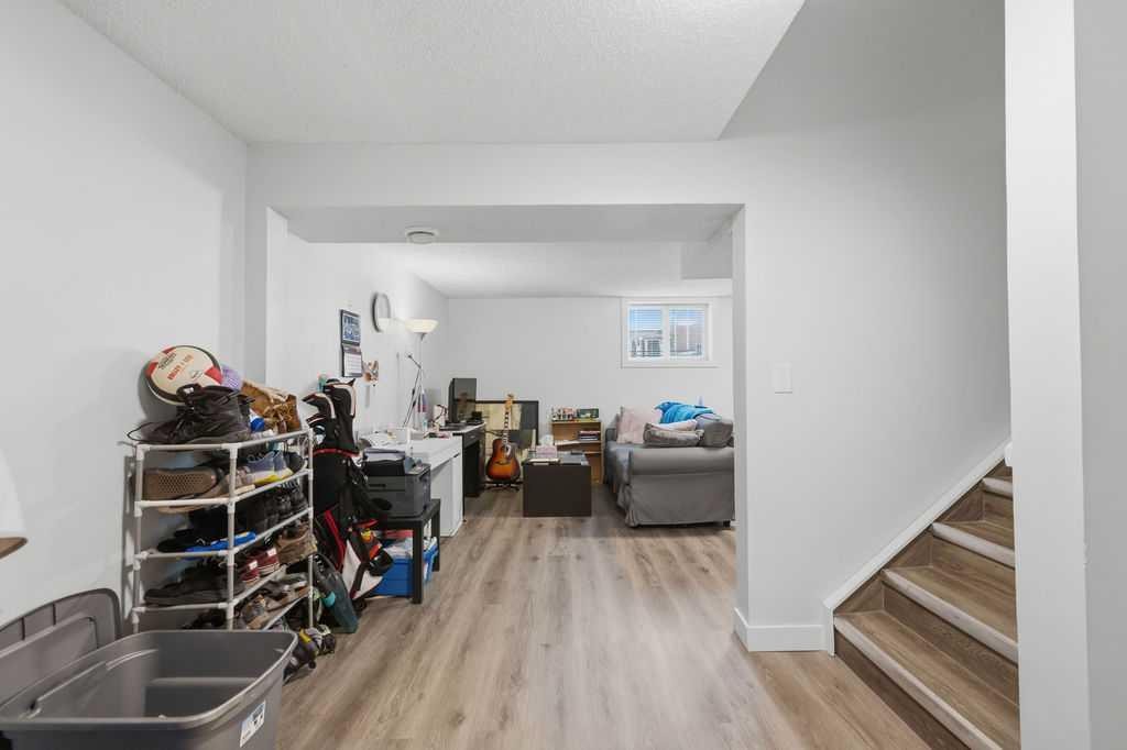 









2812


19

Street Northwest,
Calgary,




AB
T2M 3V8

