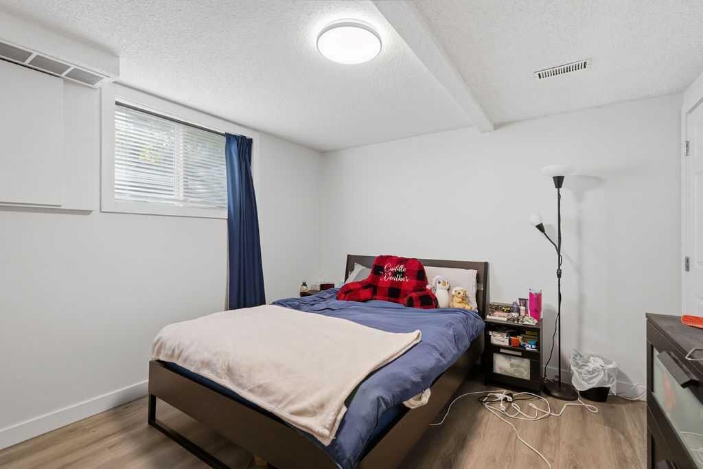 









2812


19

Street Northwest,
Calgary,




AB
T2M 3V8

