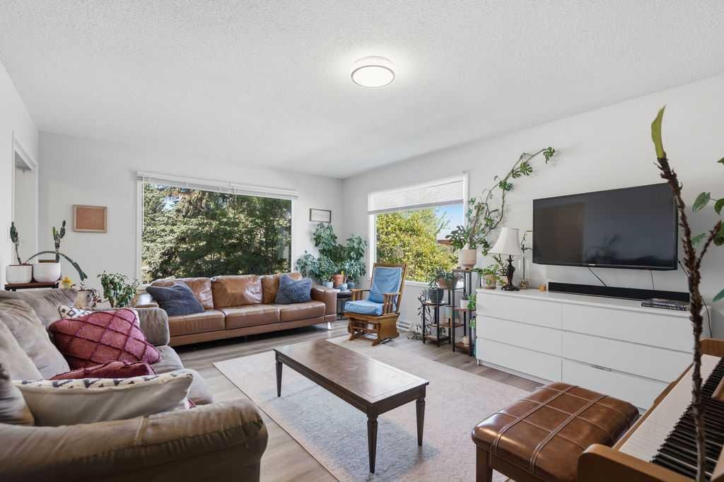 









2812


19

Street Northwest,
Calgary,




AB
T2M 3V8

