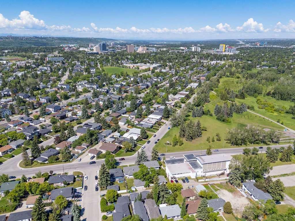 









2812


19

Street Northwest,
Calgary,




AB
T2M 3V8


