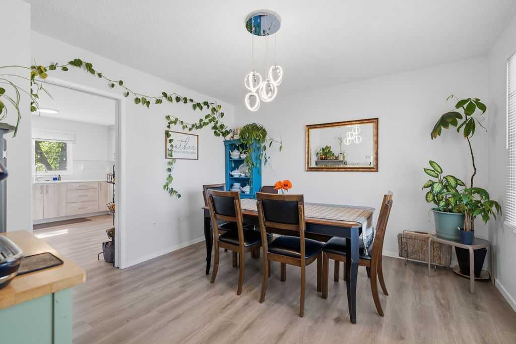 









2812


19

Street Northwest,
Calgary,




AB
T2M 3V8

