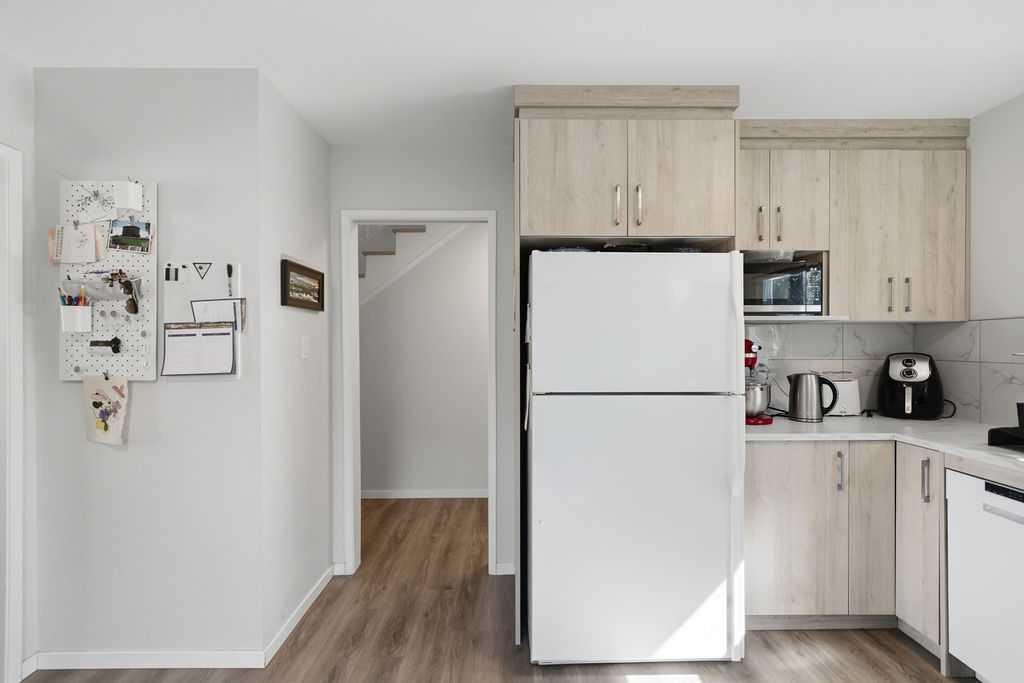 









2812


19

Street Northwest,
Calgary,




AB
T2M 3V8

