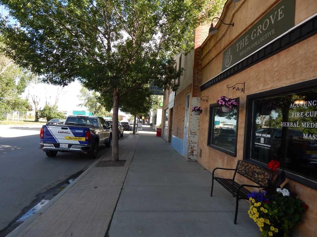 









837


E Centre

Street,
Carstairs,




AB
T0M 0N0

