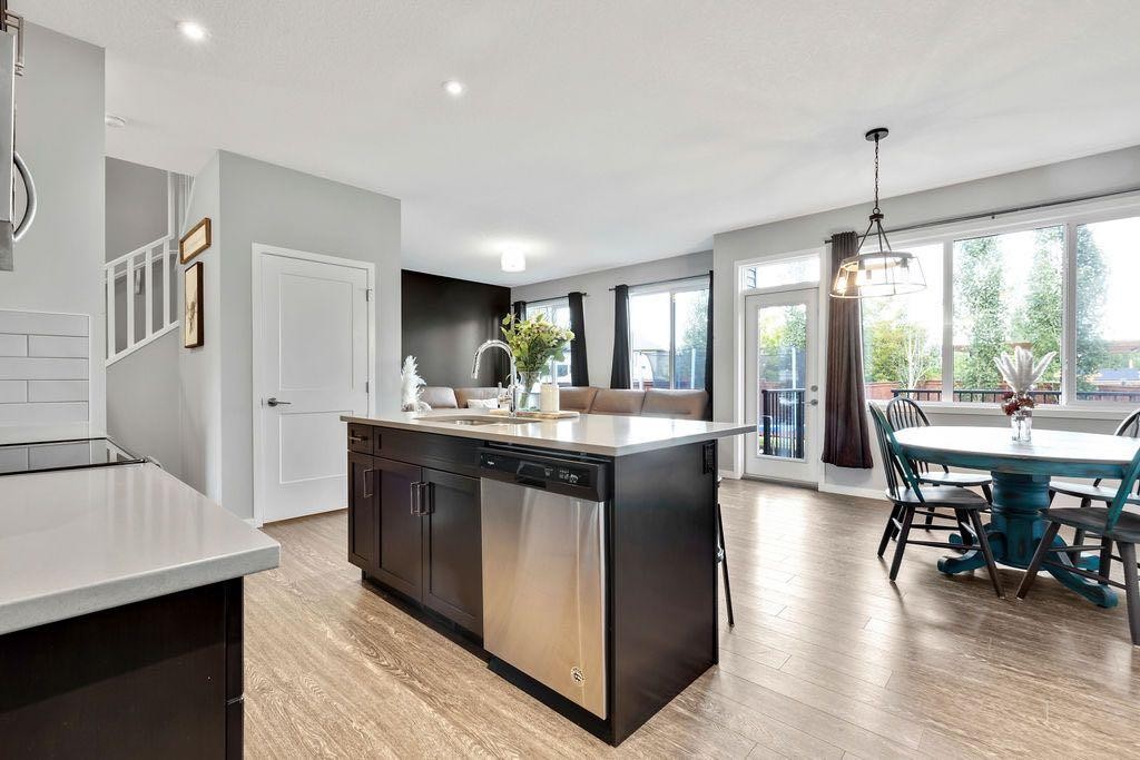 









1714


Montgomery

Gate Southeast,
High River,




AB
T1V0H6

