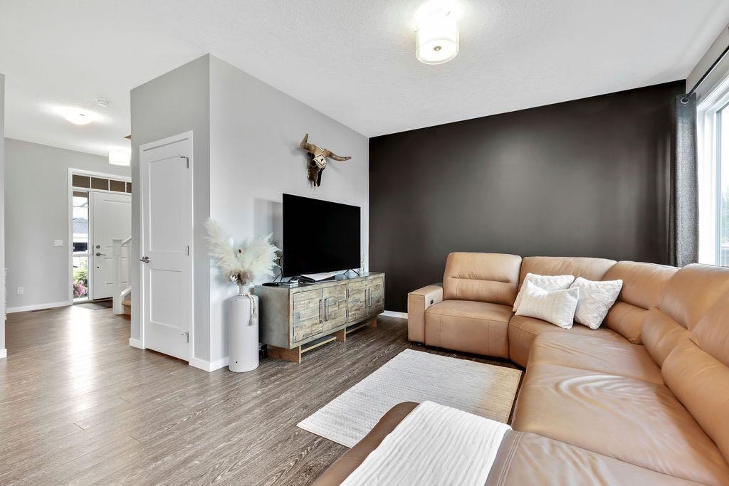









1714


Montgomery

Gate Southeast,
High River,




AB
T1V0H6

