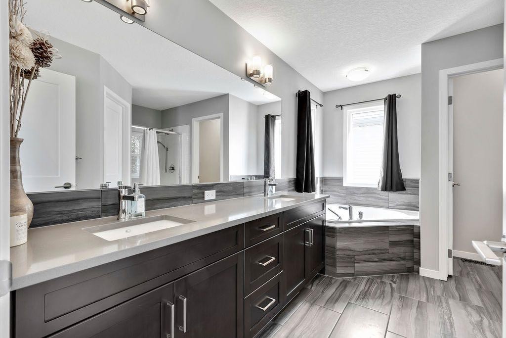 









1714


Montgomery

Gate Southeast,
High River,




AB
T1V0H6

