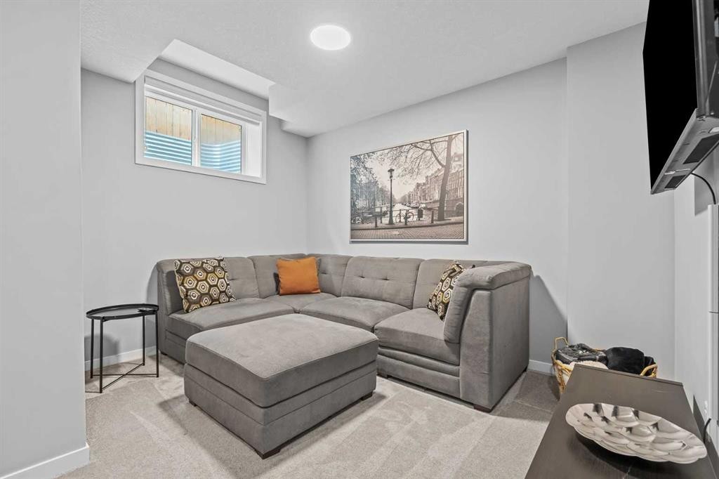 









3304


2

Street Northeast,
Calgary,




AB
T2E 3H3

