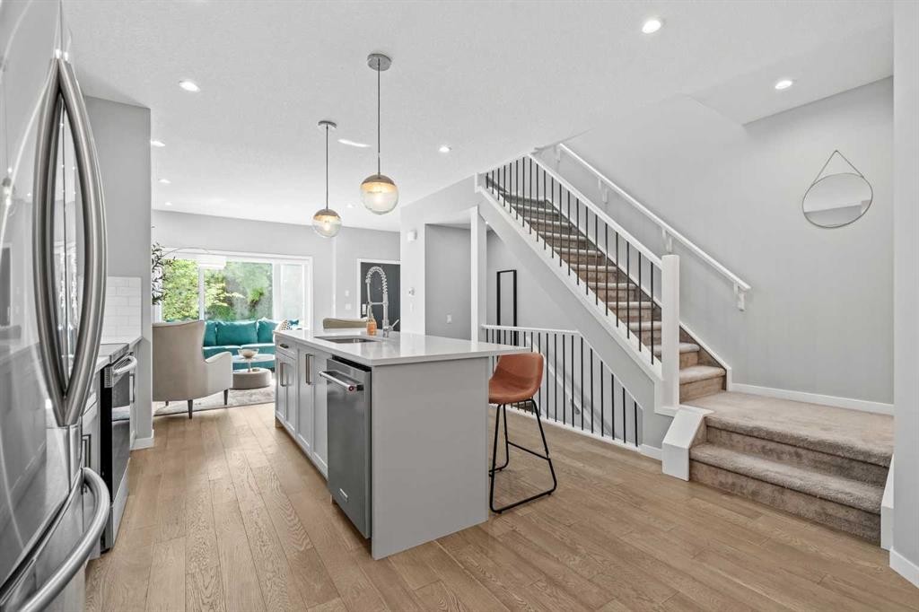 









3304


2

Street Northeast,
Calgary,




AB
T2E 3H3

