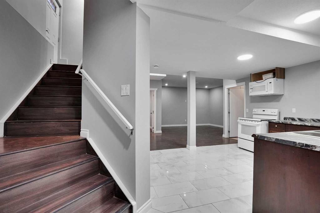 









46


Mahogany

Passage Southeast,
Calgary,




AB
T3M2K5

