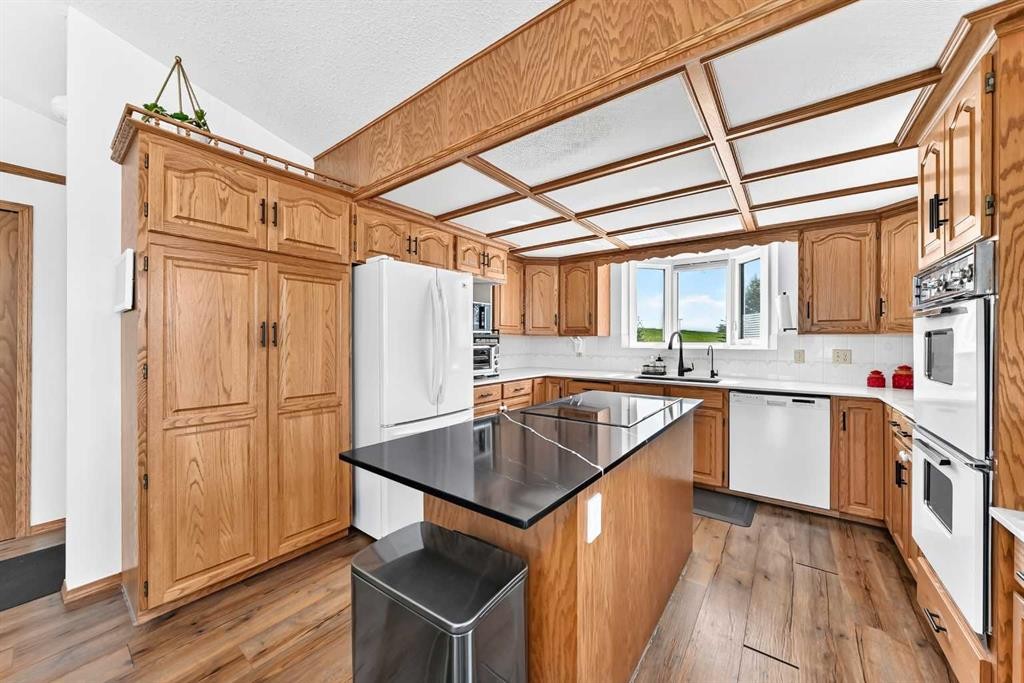 









112173


2253

Drive East,
Rural Foothills County,




AB
T1S 4V5

