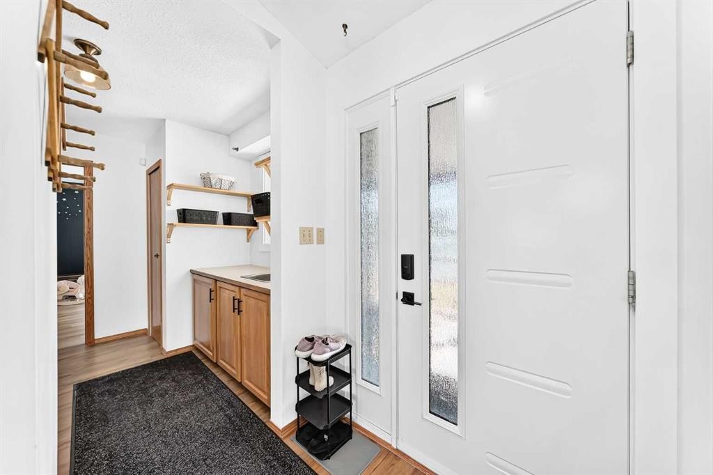 









112173


2253

Drive East,
Rural Foothills County,




AB
T1S 4V5

