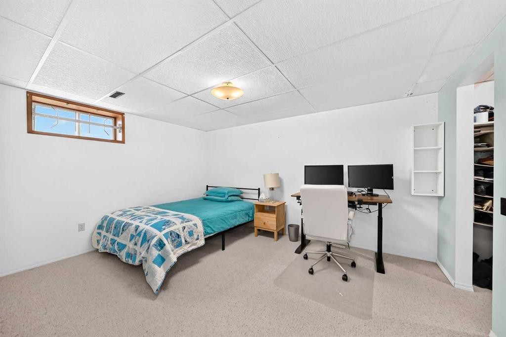 









112173


2253

Drive East,
Rural Foothills County,




AB
T1S 4V5

