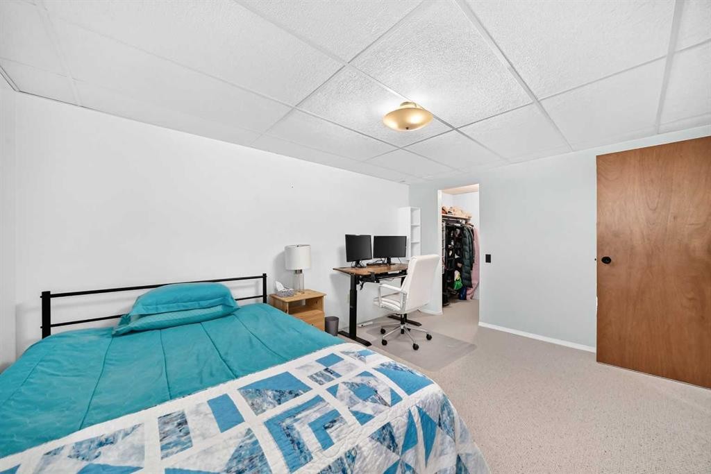 









112173


2253

Drive East,
Rural Foothills County,




AB
T1S 4V5

