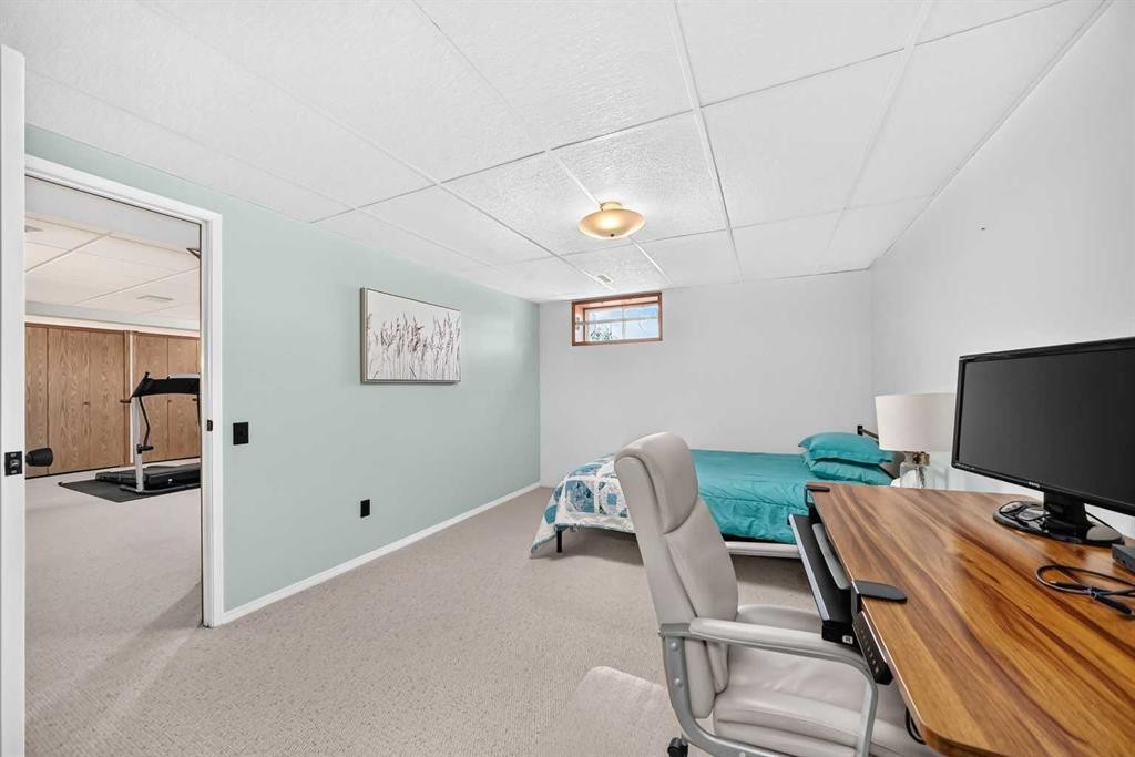 









112173


2253

Drive East,
Rural Foothills County,




AB
T1S 4V5

