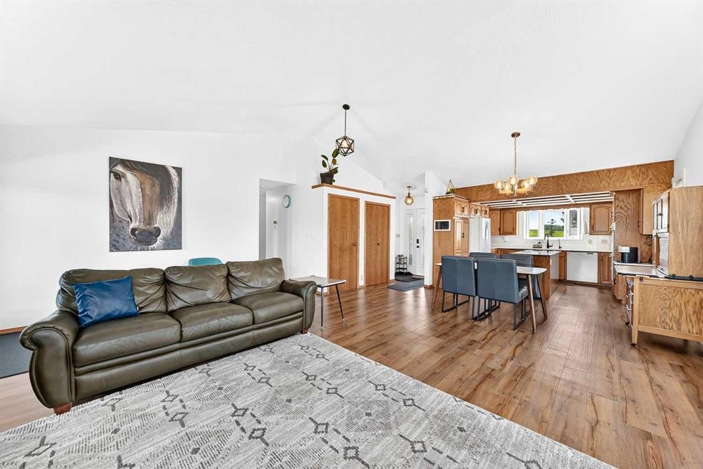 









112173


2253

Drive East,
Rural Foothills County,




AB
T1S 4V5

