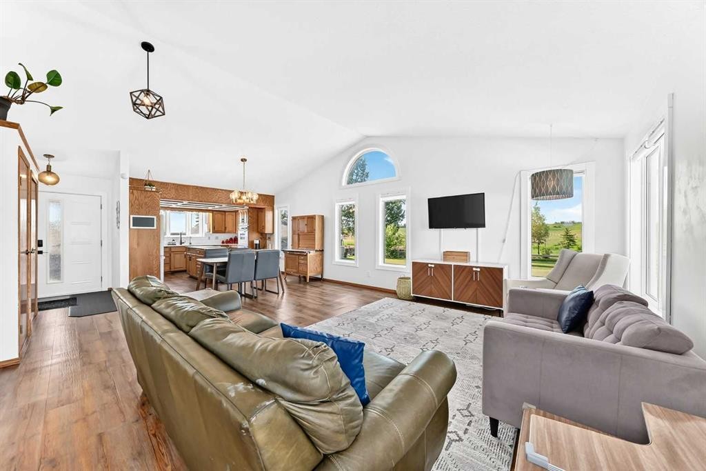 









112173


2253

Drive East,
Rural Foothills County,




AB
T1S 4V5

